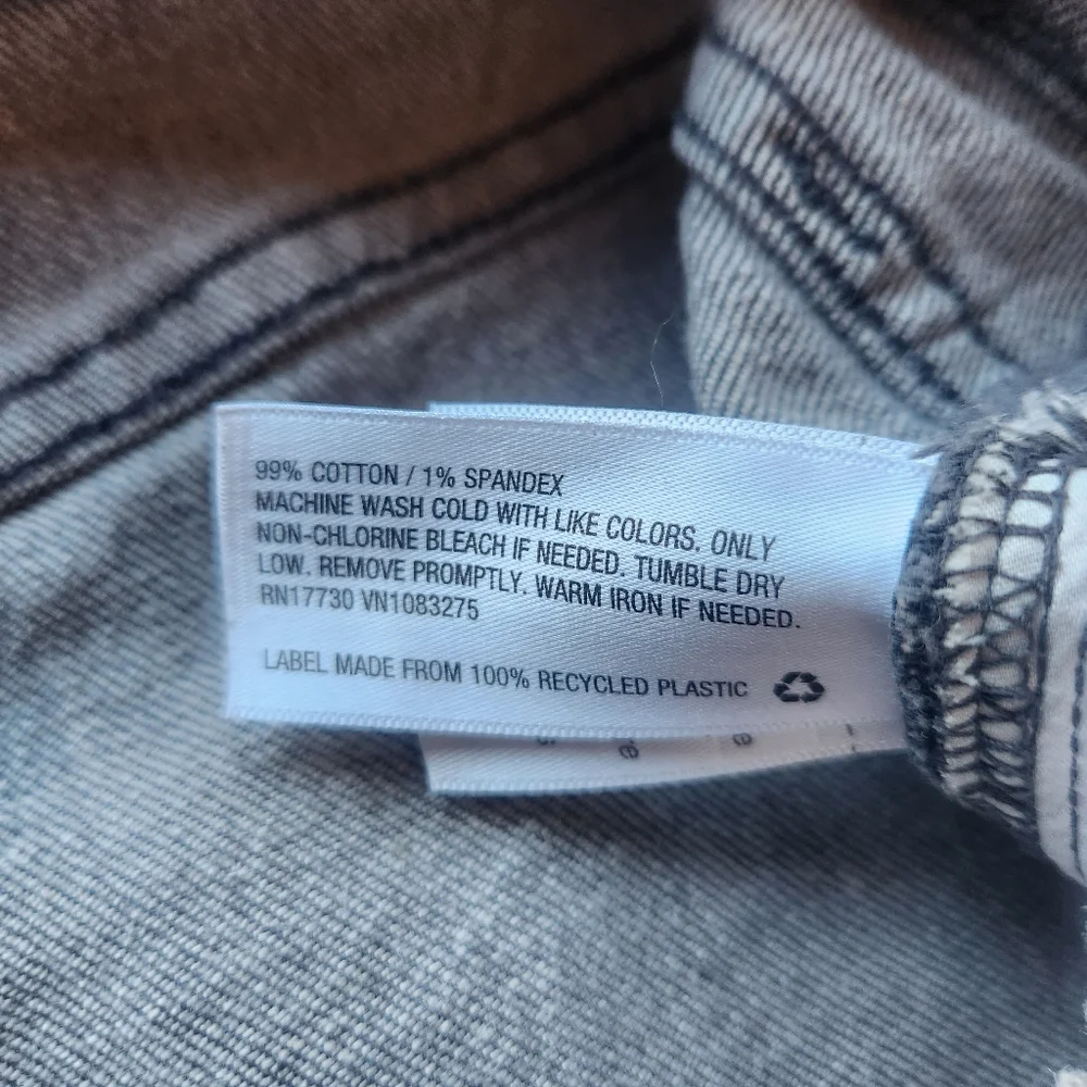 Universal Thread Jeans - Picture 6 of 11